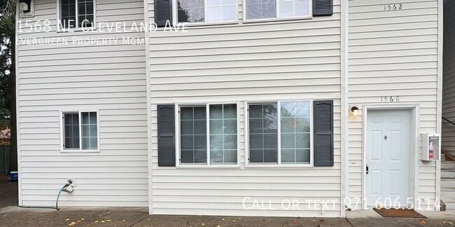 Photo - 1568 NE Cleveland Ave