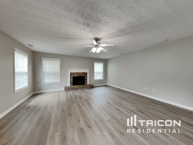 Photo - 714 Thompson Ridge Dr