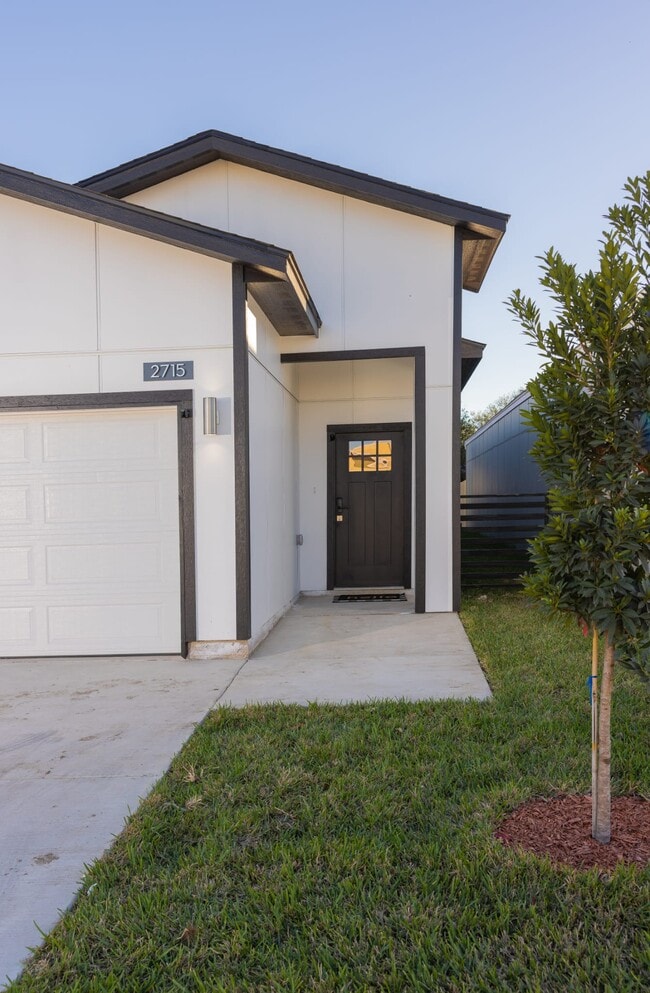Building Photo - 2706 Kerria Ave Rental