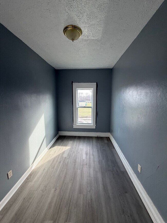 Photo - 316 W 10th St Unit 316 W 10th St  2