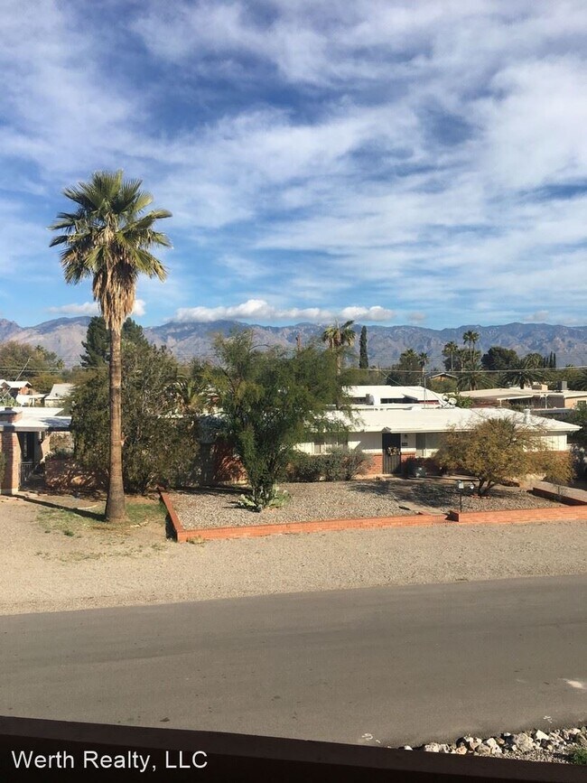 Photo - 5770 E 10th St