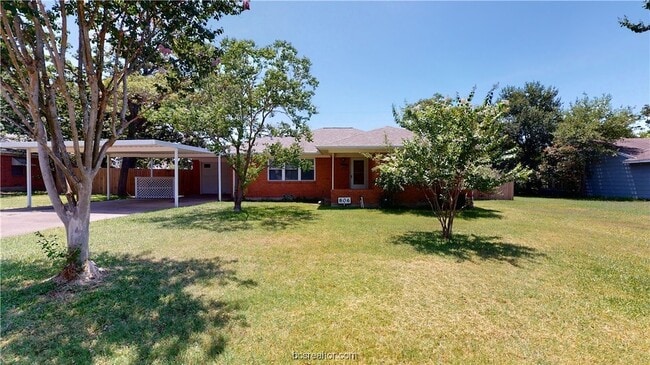 Photo - 806 Gilchrist Ave