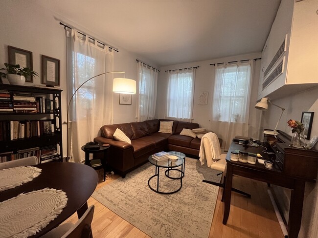 Photo - 1662 Commonwealth Ave Unidad 12 Rental