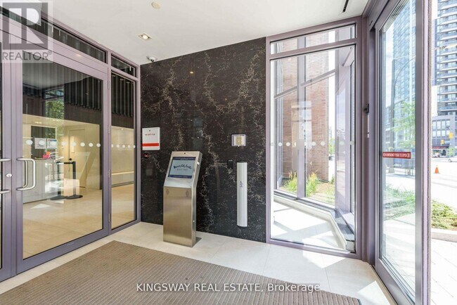 Photo - 4065 Confederation Pkwy Unit 1403