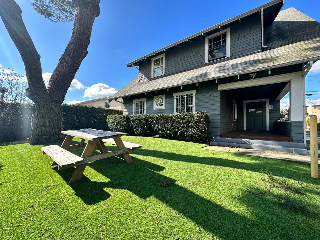 Photo - 2711 Orchard Ave (Los Angeles, CA)