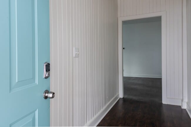 Photo - 679 Terry St SE