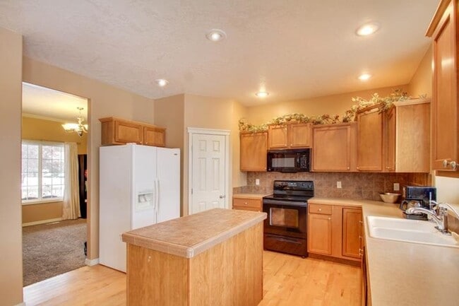 Photo - 4 Bedroom Home - Meridian