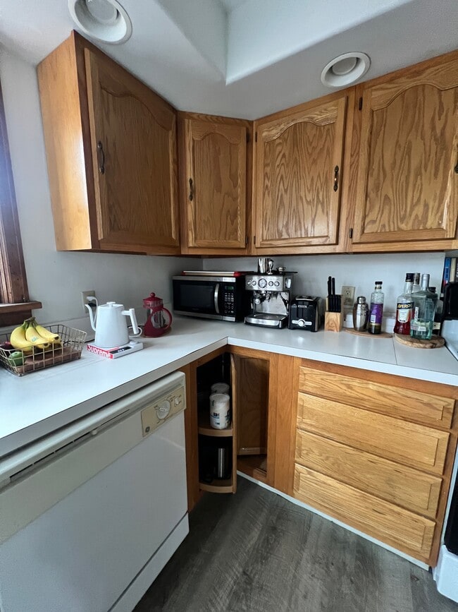 Photo - 1060 Danby Rd Unit 1060#2