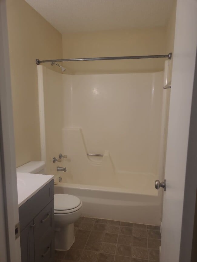 Photo - Montgomery Apartments Unit 17