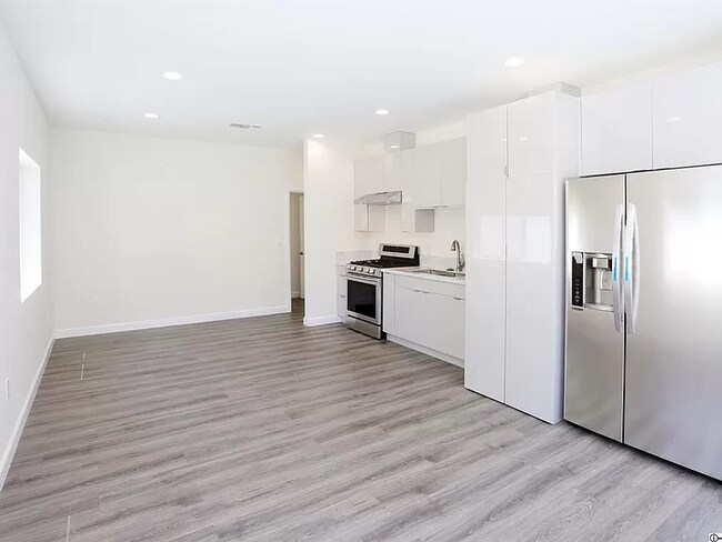 Photo - 7523 Milwood Ave