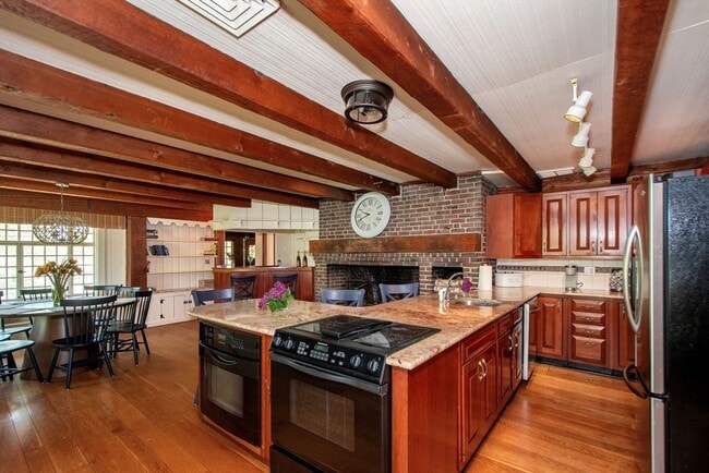 Photo - 19 Hobart Ln
