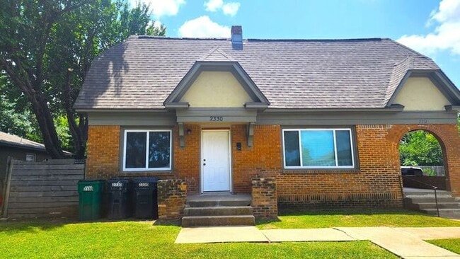 Building Photo - 2 Bed 1 Bath Duplex in the Aurora Addn NW OKC
