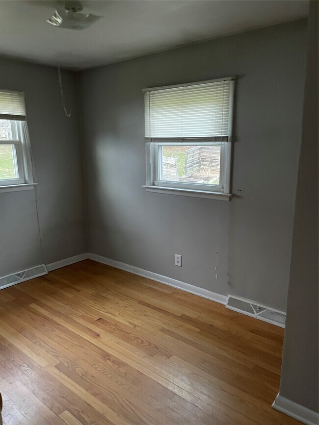 Photo - 310 Boswell Hill Rd