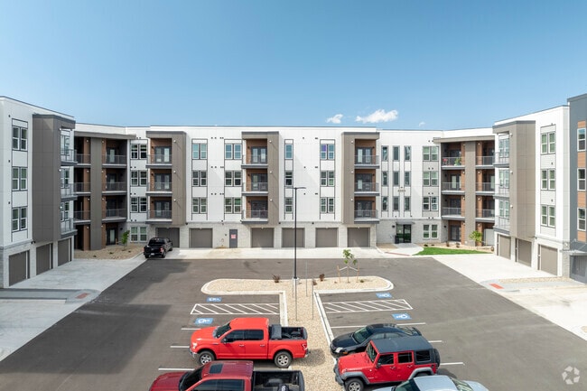 Crowne at 2534 Apartments