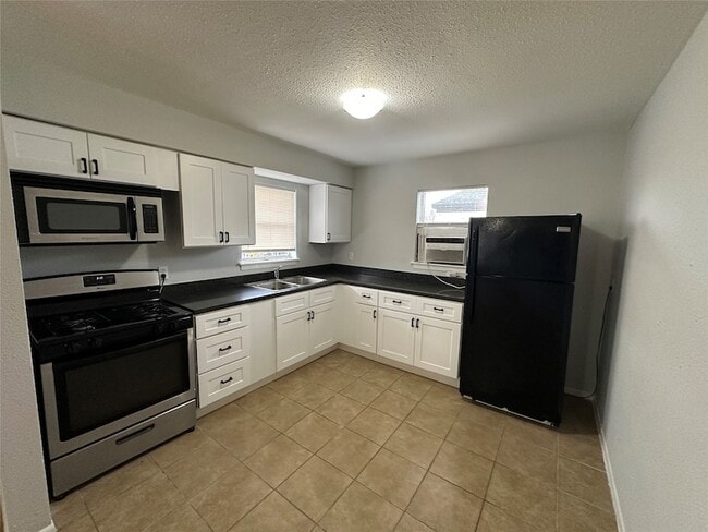 Photo - 4911 Delano St Unit 2