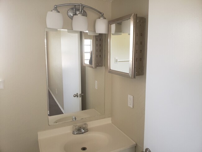 Allston Lakes Apartments