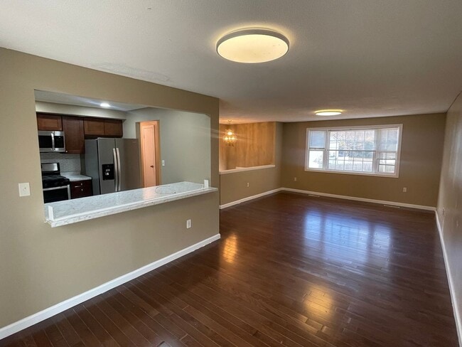 Photo - 498 Addison Rd