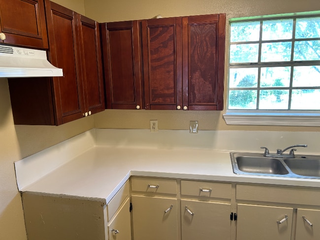 Photo - 2203 Fairchild St