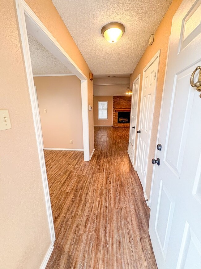 Photo - 100 Marylee Dr