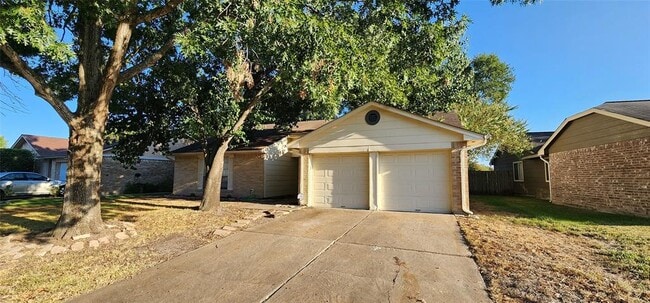 Building Photo - 16755 Maplemont Dr Rental