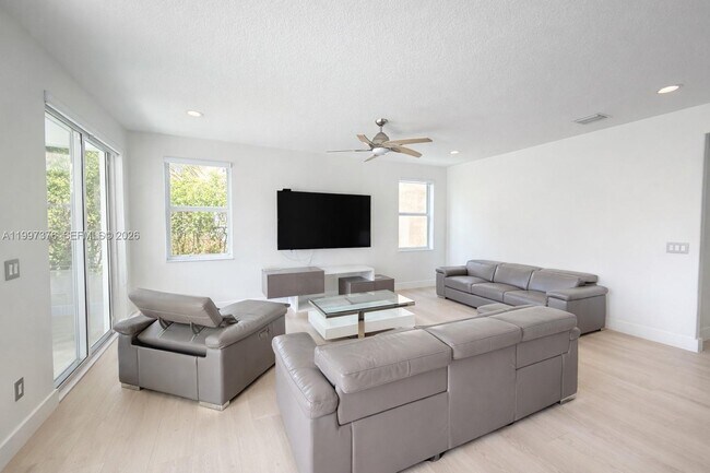 Photo - 3821 SW 167th Ave