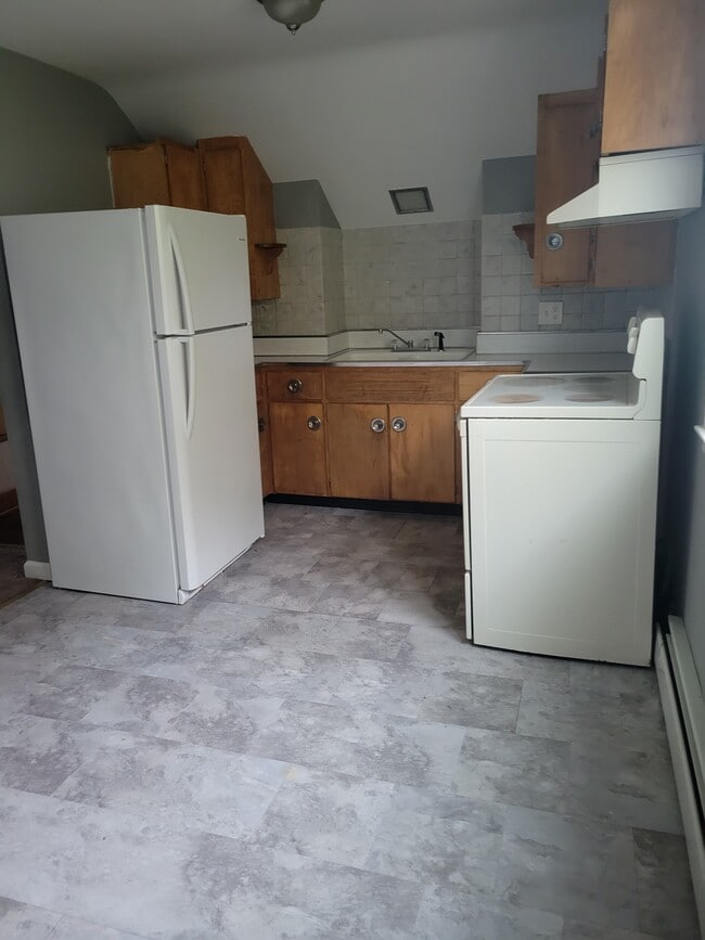 Kitchen - 25 Fernwood Ave Unit Upper