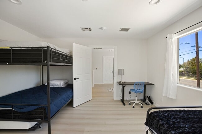 Photo - Tampa Haus Unit 7902 Tampa Avenue