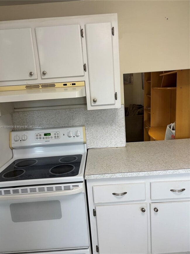 Photo - 211 NE 8th Ave Unidad 103