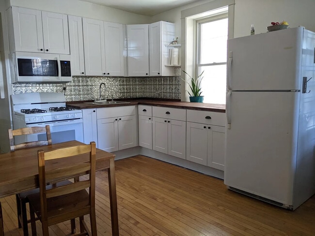 Photo - 2621 W Augusta Blvd Unit Garden