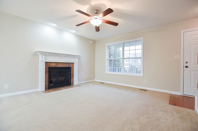 Photo - Pet Friendly Three Bedroom!