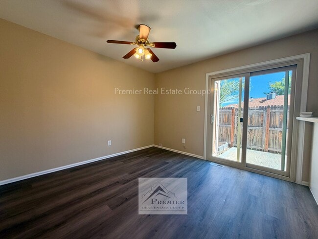 883 London Green Way