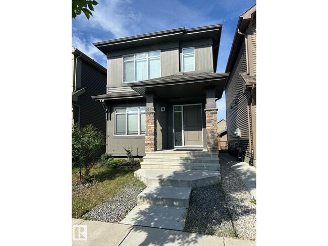 Photo - 1674 Graydon Hill Link SW