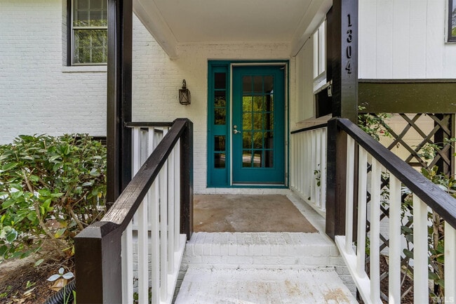 Room in House on Buckingham Rd
