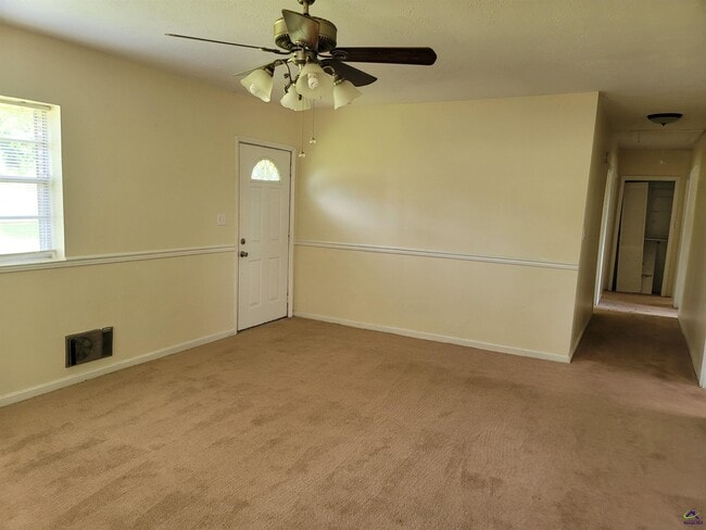 Photo - 605 S Pleasant Hill Rd