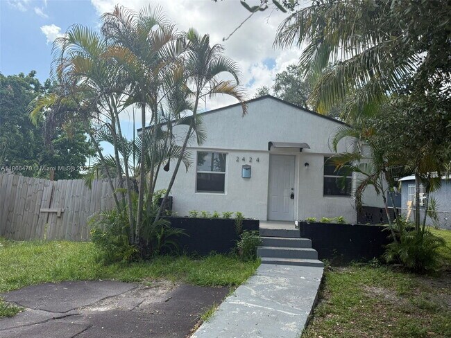 Building Photo - 2424 NW 44th St Rental