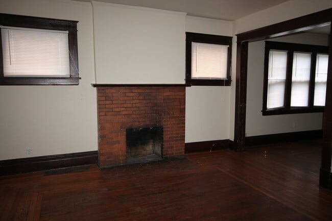 Photo - 817 W Vine St