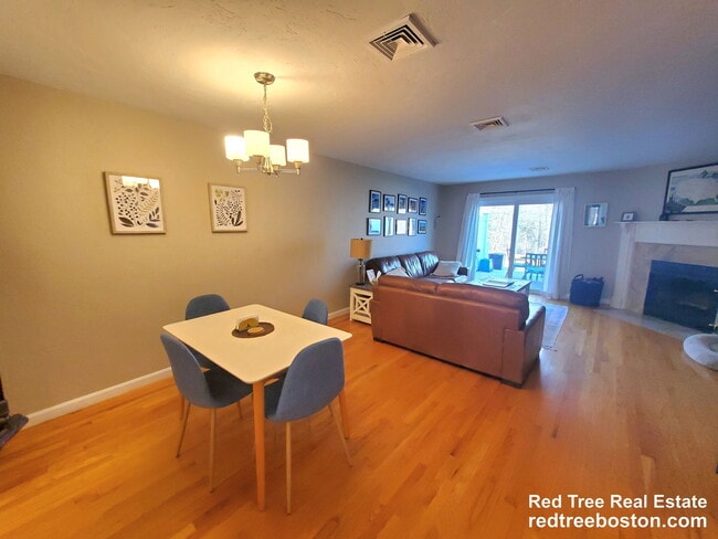 Photo - 1400 Lagrange St