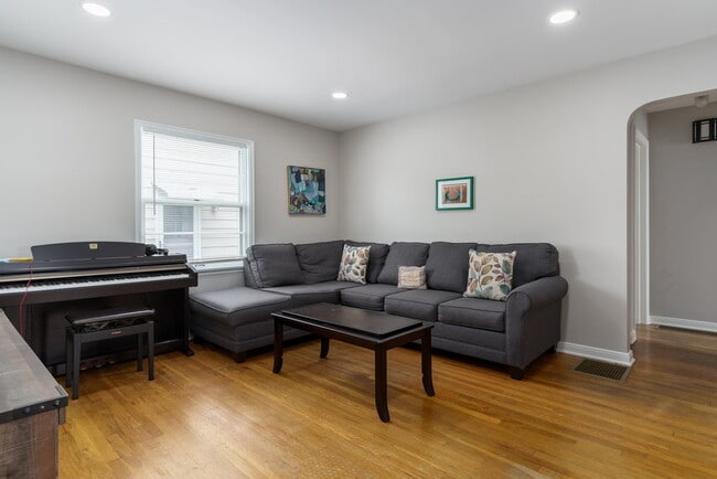 Photo - 62 E Stanton Ave