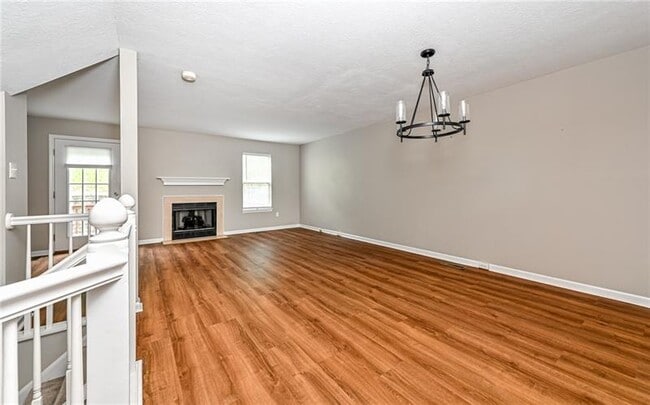 Photo - 229 Hillvue Dr