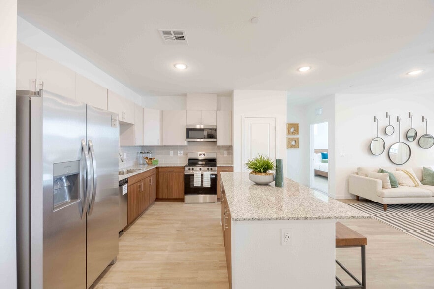 Ascend Symmetry at Cadence apartments — community photo