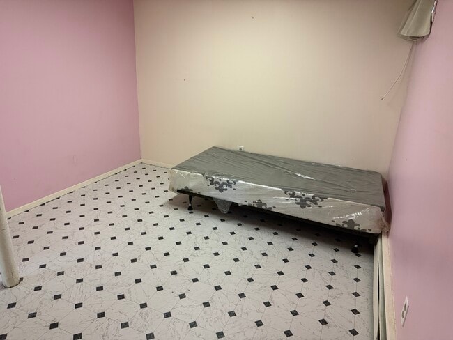 Photo - 976 Jerusalem Ave Unidad Pet friendly