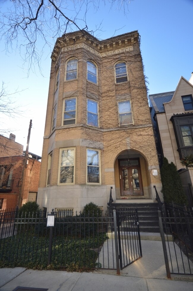 Photo - 2214 N Kenmore Ave Apartment Unit 2