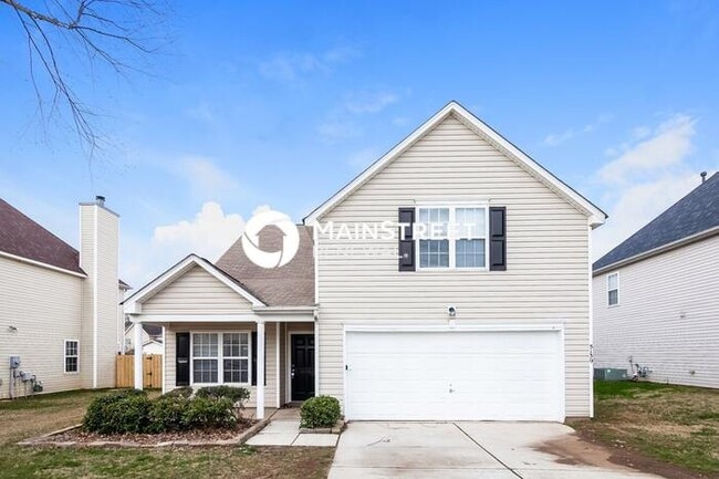 Building Photo - 4 Bedroom Pet-Friendly Home in Charlotte, NC with Main Street Renewal
