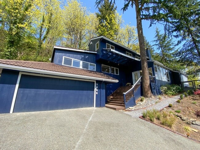 Building Photo - 7255 E Mercer Way