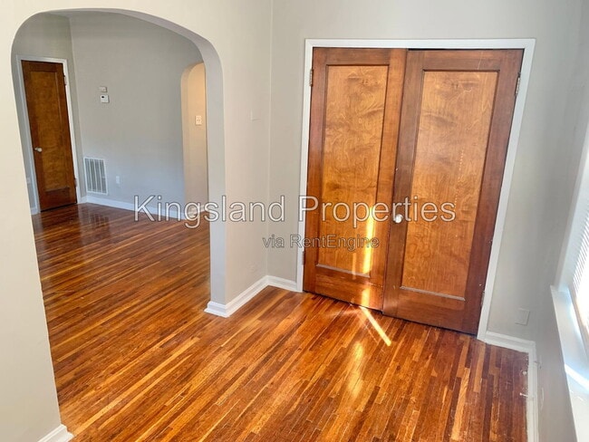 Photo - 3711 Bates St Unit 2e