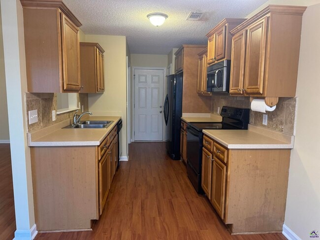 Photo - 308 Thornton Dr