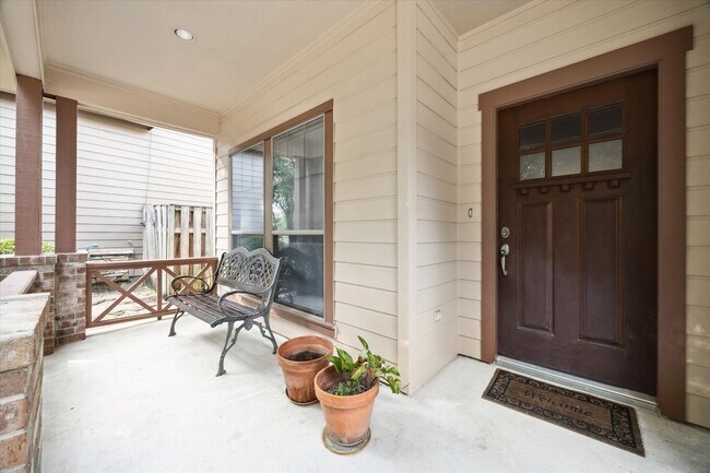 Photo - 6 Douvaine Ct
