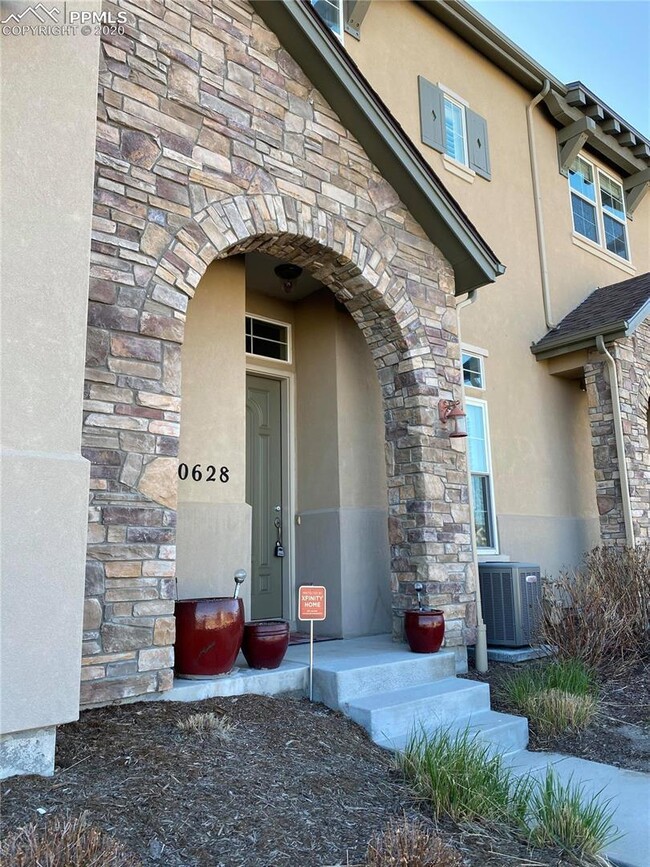 3 bedroom beautiful townhouse - Silverton ... - 3 bedroom beautiful townhouse - Silverton ...