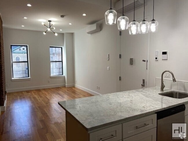 Building Photo - VANDERBILT AVENUE / Renovated 1-Bedroom in... Rental