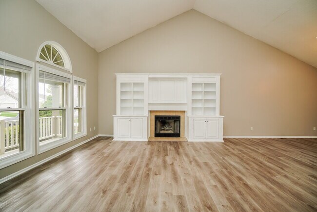 Photo - 95 Bridgeport Way